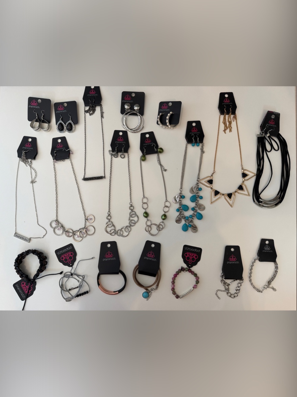 Gifts For Everyone! paparazzi HUGE BUNDLE! Earrings, necklaces, bracelets, sets!